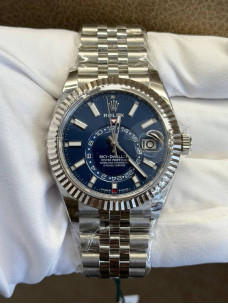 Rolex Sky-Dweller 42 — синій циферблат