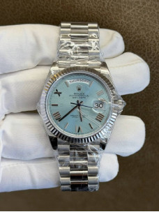 Rolex Day-Date 40 — блакитний циферблат з римськими цифрами
