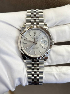 Rolex Datejust 41 — срібний циферблат